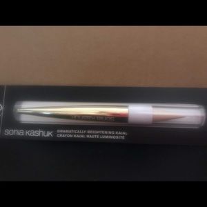 Sonia Kashuk Dramatically Brightening Kajal Eye